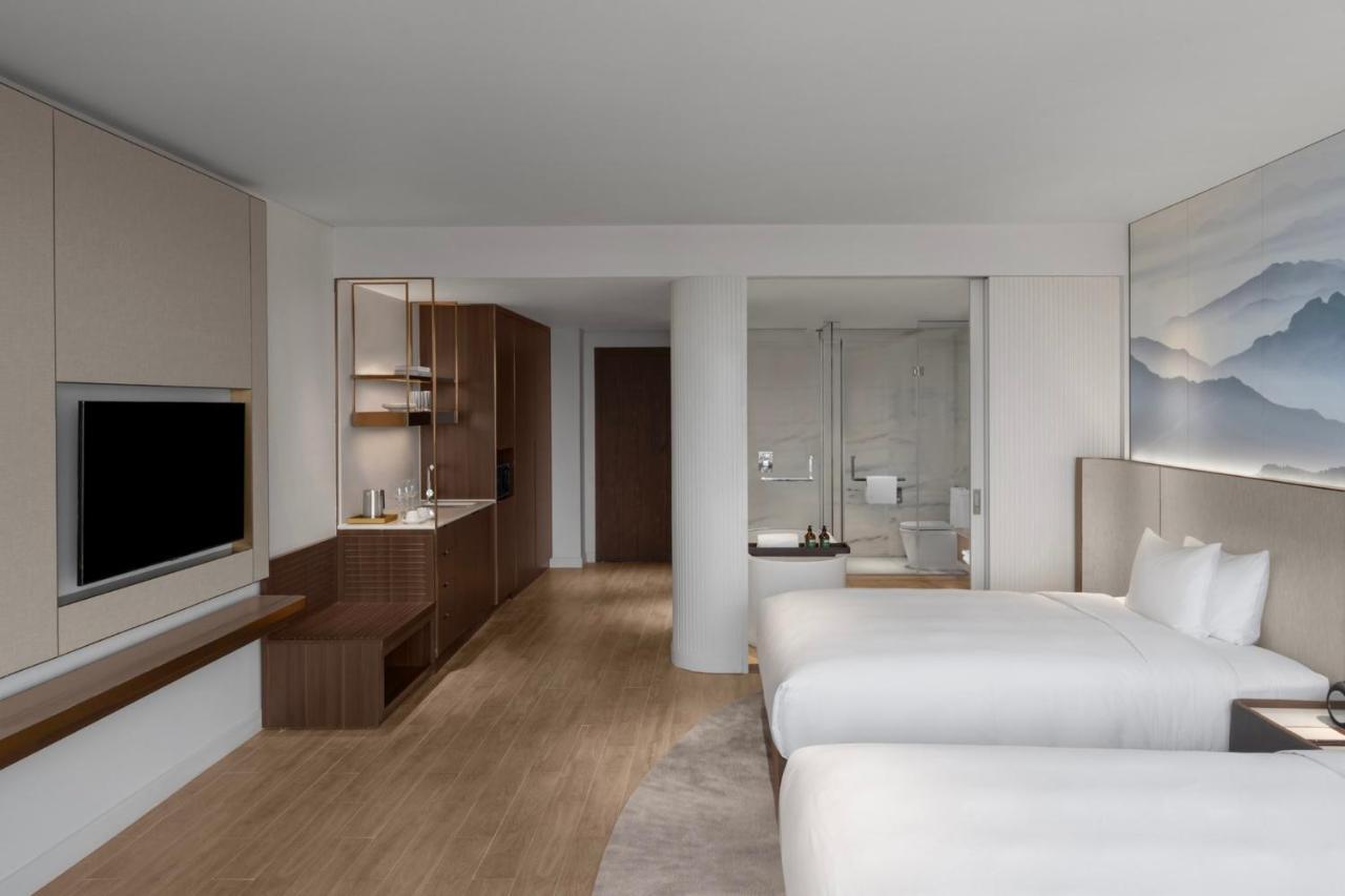 Crowne Plaza Vinh Yen City Centre By Ihg Exterior foto