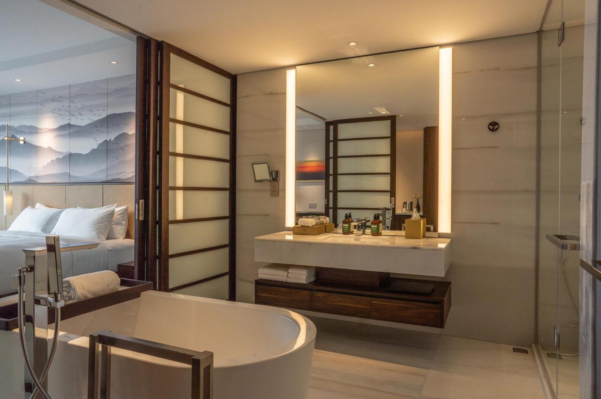 Crowne Plaza Vinh Yen City Centre By Ihg Exterior foto
